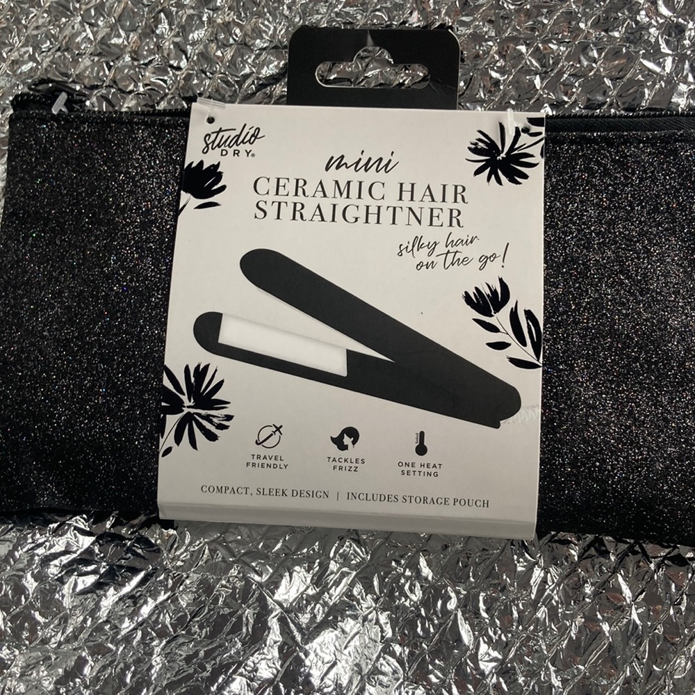 FINAL DROP 🚨 NWT mini travel straightener and travel pouch glitter glamor bag